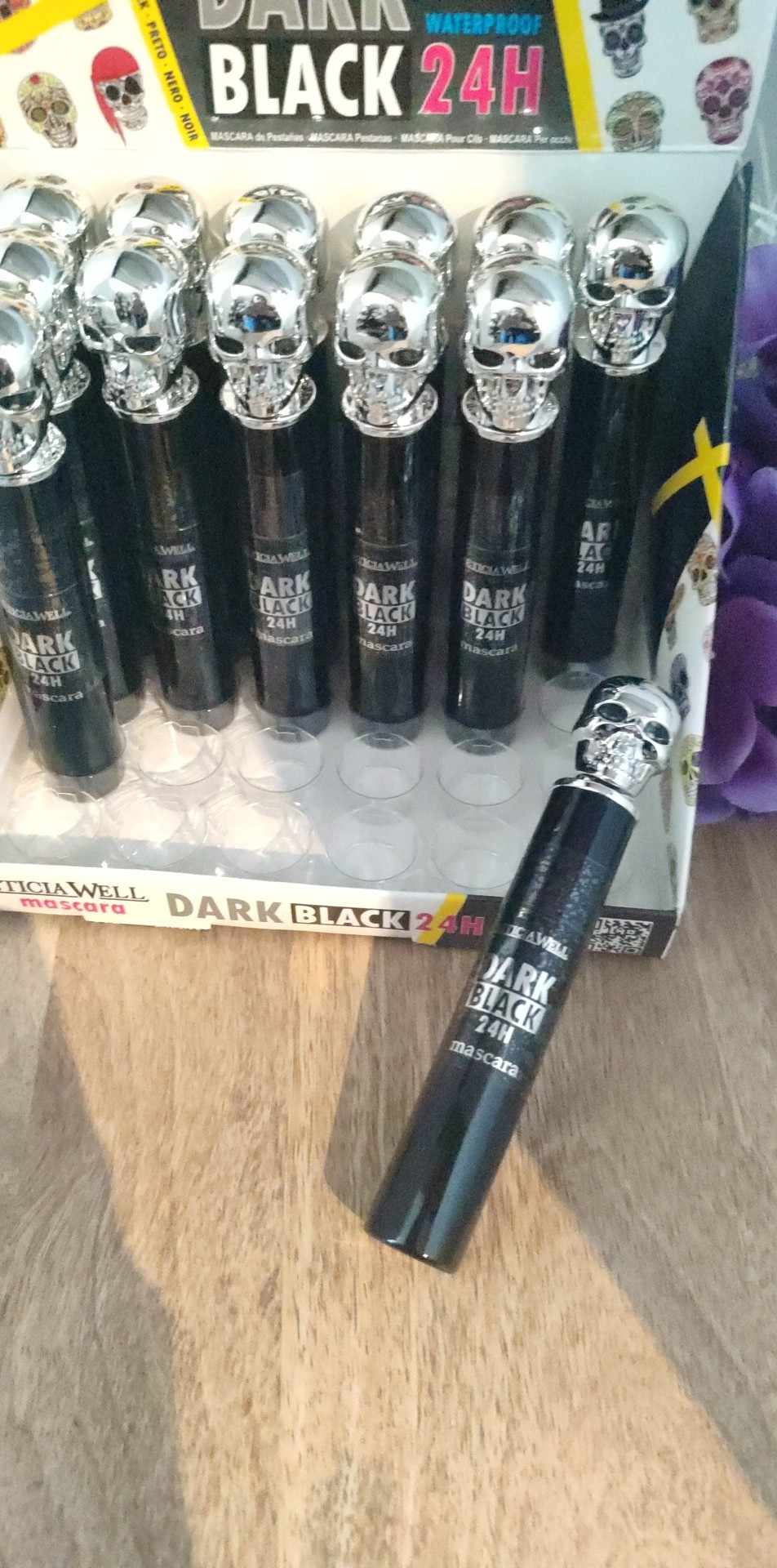 MASCARA DARK BLACK WATERPROOF 24 H